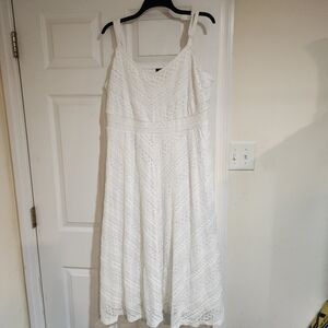 Chic White Lace Midi Dress